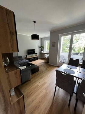 Wohn-/Esszimmer - 2 Zimmer Etagenwohnung zur Miete in Berlin
