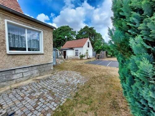 Haus und Nebengelass - 5 Zimmer Einfamilienhaus zum Kaufen in Neuenhagen