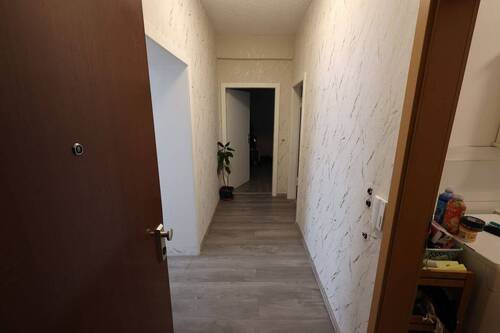 Wohnungseingang - 4 Zimmer Etagenwohnung zum Kaufen in Essen