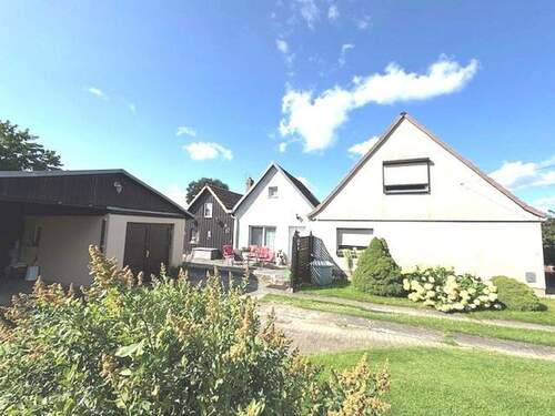 Gebäudeensemble - 3 Zimmer Doppelhaushälfte zum Kaufen in Luckenwalde