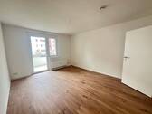 IMG_0091.jpeg - Sommer mit Balkon.. ..helle, moderne 3 Zimmer-Wohnung mit Einbauküche . sofort einzugsfertig