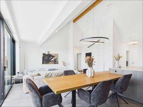 Essen/Wohnen - Etagenwohnung mit 120,00 m&sup2; in Haibach zum Kaufen