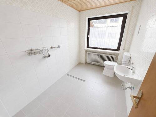 DU/WC - 