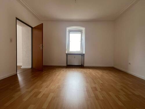 Wohnzimmer - 1 Zimmer Mehrfamilienhaus, Wohnhaus zum Kaufen in Neunkirchen
