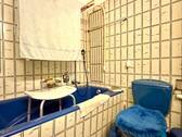 Bad mit Badewanne und... - 