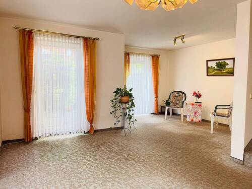 heller Wohnereich - 4 Zimmer Mehrfamilienhaus, Wohnhaus in Diera-Zehren