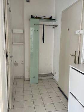 Diele - Etagenwohnung mit 40,00 m² in Düsseldorf zur Miete