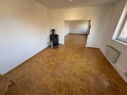 Wohnzimmer mit Kamin - 