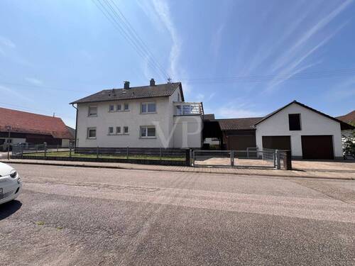 Außenansicht - Mehrfamilienhaus, Wohnhaus mit 160,00 m&sup2; in Baden-Baden / Sandweier zum Kaufen