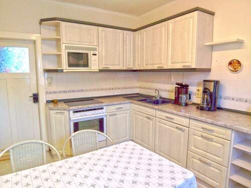 Obergeschoss-Küche mit EBK - 