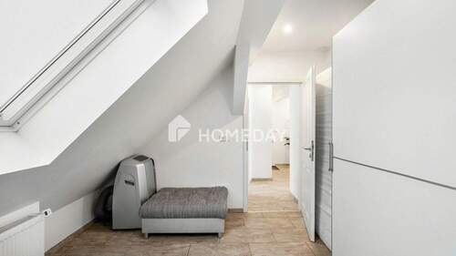 1. OG Schlafzimmer 1 2 - 