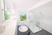 Duschbad mit Tageslicht - 
