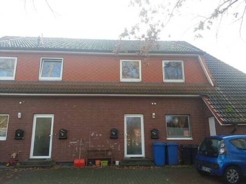 Hausansicht Front - 3 Zimmer Etagenwohnung zur Miete in Toppenstedt