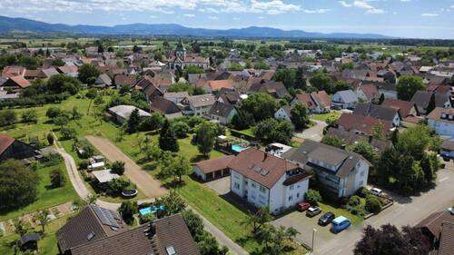 Lage nahe Schwarzwald - 5 Wohnungen in solidem Mehrfamilienhaus im Gesamtverkauf !