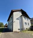 Hausansicht Einfahrt - Mehrfamilienhaus, Wohnhaus in Achern zum Kaufen