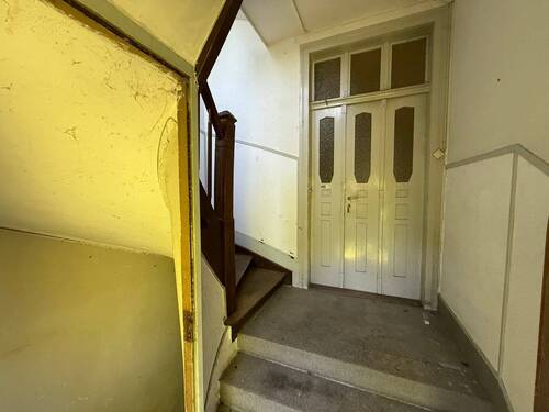 Zugang EG Wohnung - Einfamilienhaus mit 177,20 m² in Geislingen an der Steige zum Kaufen