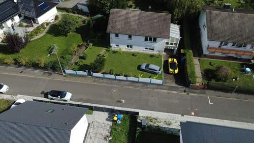 Bild 1 - Freistehendes 1-2 Familienhaus in Florstadt mit großen Grundstück