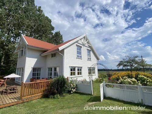 Hausansicht - 6 Zimmer Einfamilienhaus in Luckau