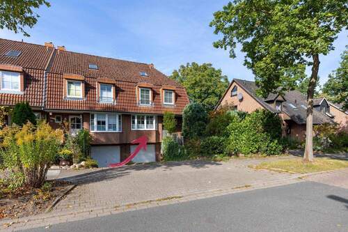 Einfahrt mit Garage - 