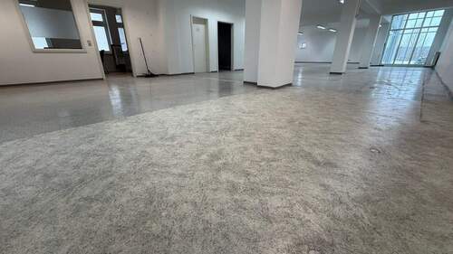 IMG_4973 - Gewerbefläche zur individuellen NUTZUNG in TOP Lage mit Stellplätzen !