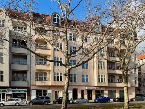 Das Haus - 4-Zimmer-Eigentumswohnung kaufen im Stuckaltbau in Berlin-Schöneberg, ca. 123 m², Balkon, bezugsfrei