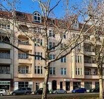 4-Zimmer-Eigentumswohnung kaufen im Stuckaltbau in Berlin-Schöneberg, ca. 123 m², Balkon, bezugsfrei