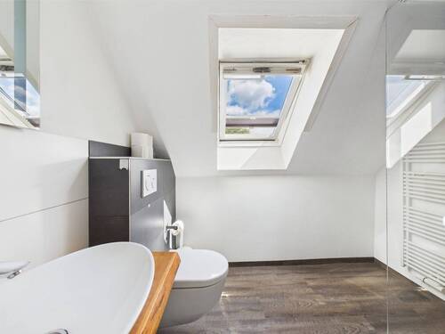 Wohnzimmer mit Ausgang Dachterrasse - 