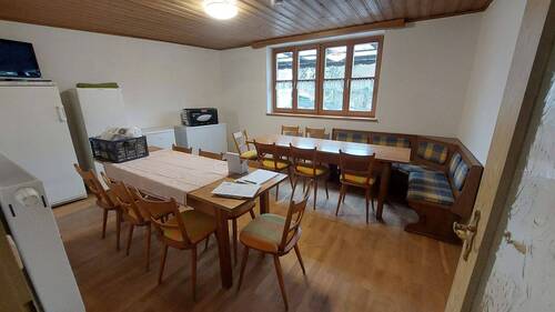 20221205_092841.jpg - 8 Zimmer Mehrfamilienhaus, Wohnhaus in Geisenhausen