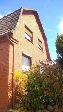 Zuhause mit Herz, Garten, Pool - Gepflegtes, courtagefreies EFH in Norderstedt - ruhig, mit Garten, Loggia & Raum für eure Pläne