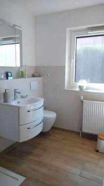 EG, Wanne, Dusche, Fußbd Heiz - 