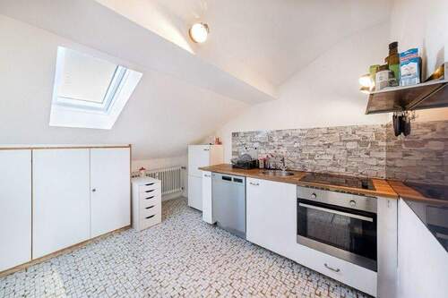 Küche mit Fenster - 2 Zimmer Etagenwohnung zum Kaufen in Otterfing