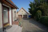 Einfahrt mit Doppelgarage - 6 Zimmer Einfamilienhaus in Sittensen