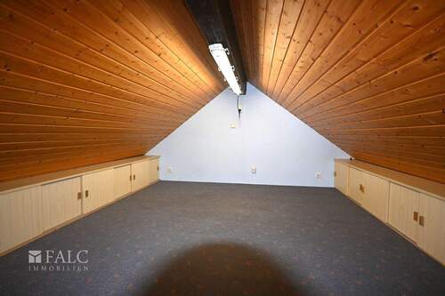 Dachb.-Hobbyraum - 
