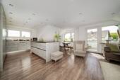 Start - Exklusives Dachgeschoss mit viel Licht & Raum
