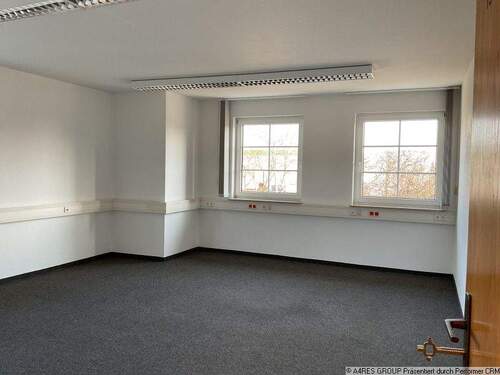 Musterbüro 3 - 