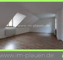 Renovierte 2-Zimmer-DG-Wohnung im Zentrum von Auerbach - Jetzt einziehen!