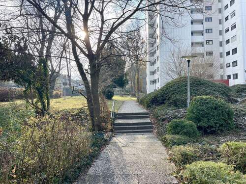 Wege zu den Häusern - Etagenwohnung mit 71,00 m&sup2; in Frankfurt zum Kaufen