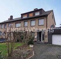 Willich: 1-2 Familienhaus mit Modernisierungsbedarf: 7 Zimmer, Garten, Terrasse & Balkon