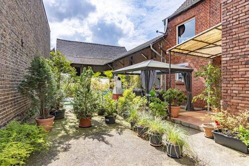 Innenhof - 6 Zimmer Einfamilienhaus zum Kaufen in Zülpich
