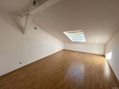 Schlafzimmer - BIETERVERFAHREN - PROVISIONSFREI für Käufer - Leerstehende 2-ZKB im DG in Kaiserslautern