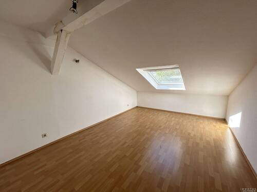 Schlafzimmer - BIETERVERFAHREN - PROVISIONSFREI für Käufer - Leerstehende 2-ZKB im DG in Kaiserslautern