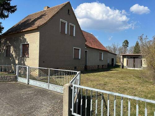 Haus Seitenansicht re. - 6 Zimmer Einfamilienhaus in Tettau