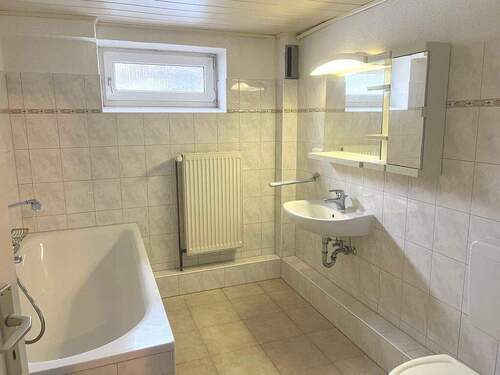 Vollbad im Kellergeschoss - 