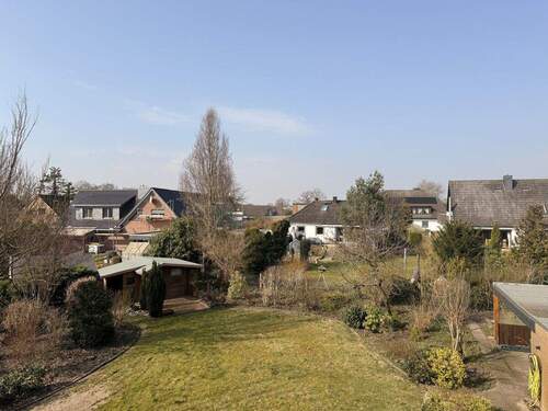 ...traumhafter Ausblick - ...über den Dächern von Lahausen! Sanierte Obergeschosswohnung mit toller Loggia!