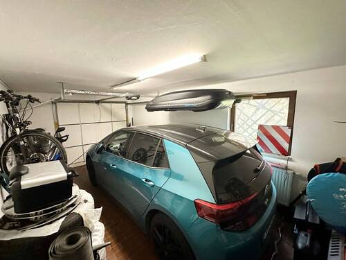 große Garage im Haus - 