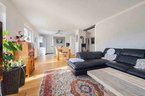 Wohn-Essbereich Bild II - Zwei Wohnungen - viele Möglichkeiten: Familienhaus mit Terrasse, Balkon & Kamin