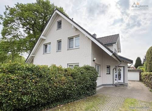 Vorderansicht - 6 Zimmer Einfamilienhaus zum Kaufen in Delmenhorst