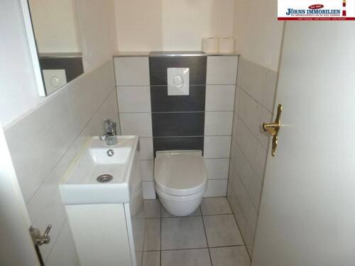 Gäste-WC - 5 Zimmer Doppelhaushälfte in Burg auf Fehmarn