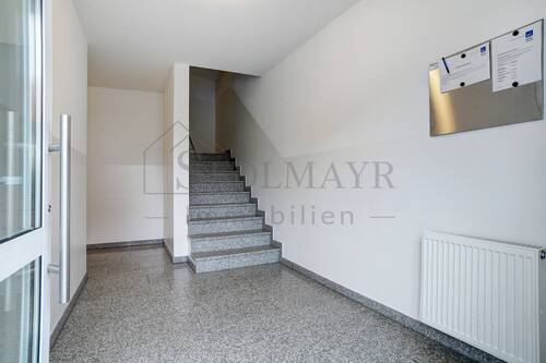 Hauseingang Mehrfamilienhaus - Etagenwohnung mit 86,50 m² in Inning am Ammersee zum Kaufen
