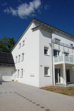 Außenansicht - KfW 40 und barrierefrei - 3 Zimmer Wohnung in Kemnath ab sofort